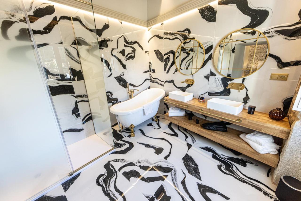 Hospedium Hotel Barometro De กามาริญาส ภายนอก รูปภาพ